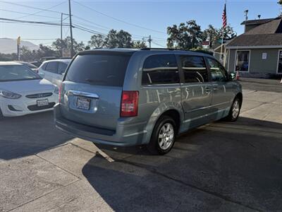 2010 Chrysler Town & Country Touring   - Photo 4 - Lakeport, CA 95453-5619