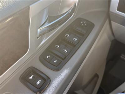 2010 Chrysler Town & Country Touring   - Photo 22 - Lakeport, CA 95453-5619