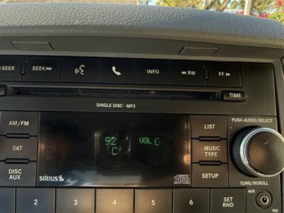 2010 Chrysler Town & Country Touring   - Photo 9 - Lakeport, CA 95453-5619