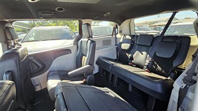 2019 Dodge Grand Caravan SXT   - Photo 4 - Lakeport, CA 95453-5619