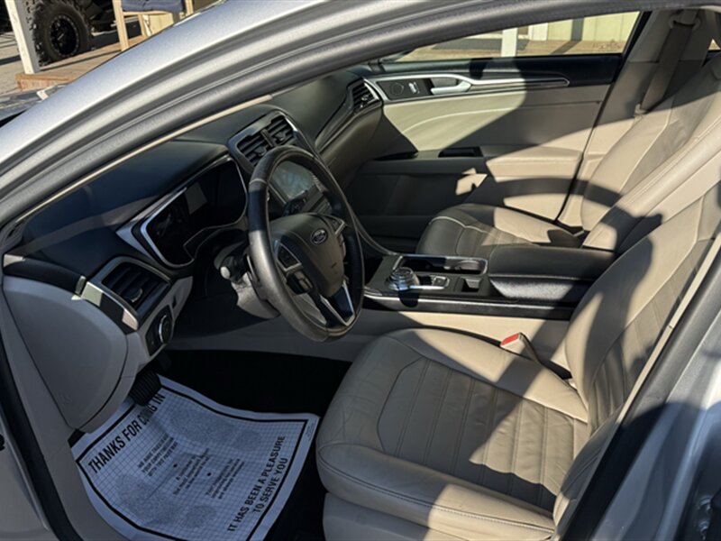 2017 Ford Fusion SE - Photo 7 - Lakeport, CA 95453-5619