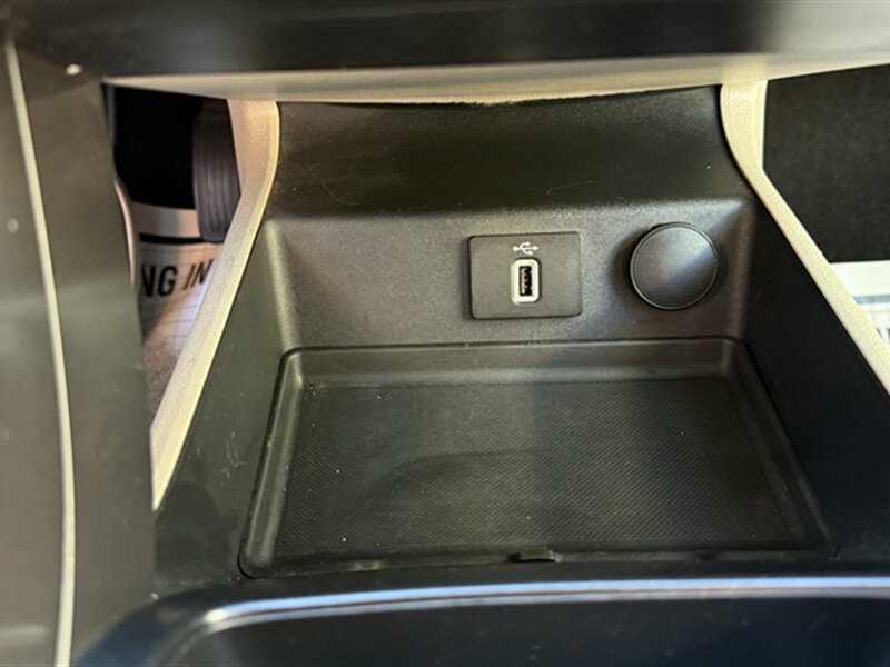 2017 Ford Fusion SE - Photo 12 - Lakeport, CA 95453-5619