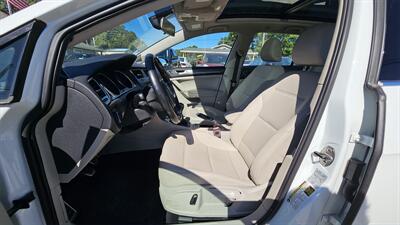 2017 Volkswagen Golf Alltrack TSI SE 4Motion   - Photo 8 - Lakeport, CA 95453-5619