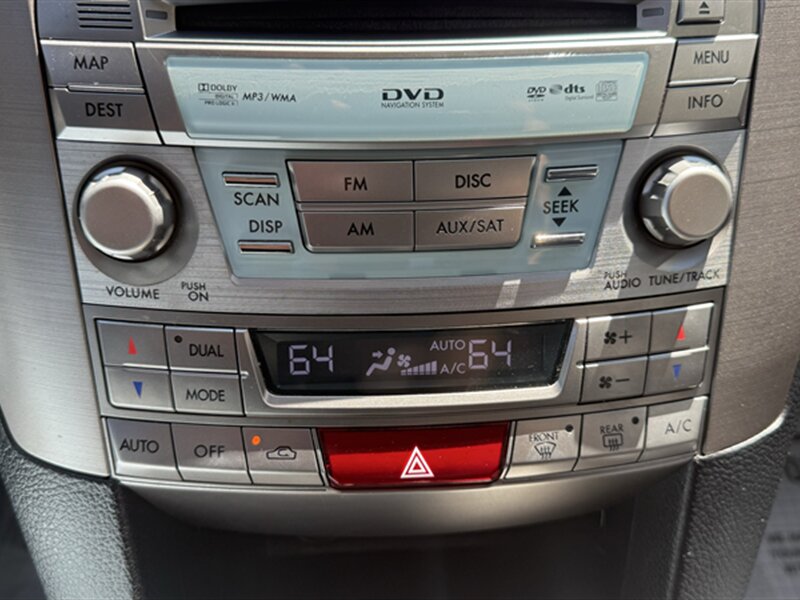 2012 Subaru Outback 3.6R Limited - Photo 11 - Lakeport, CA 95453-5619