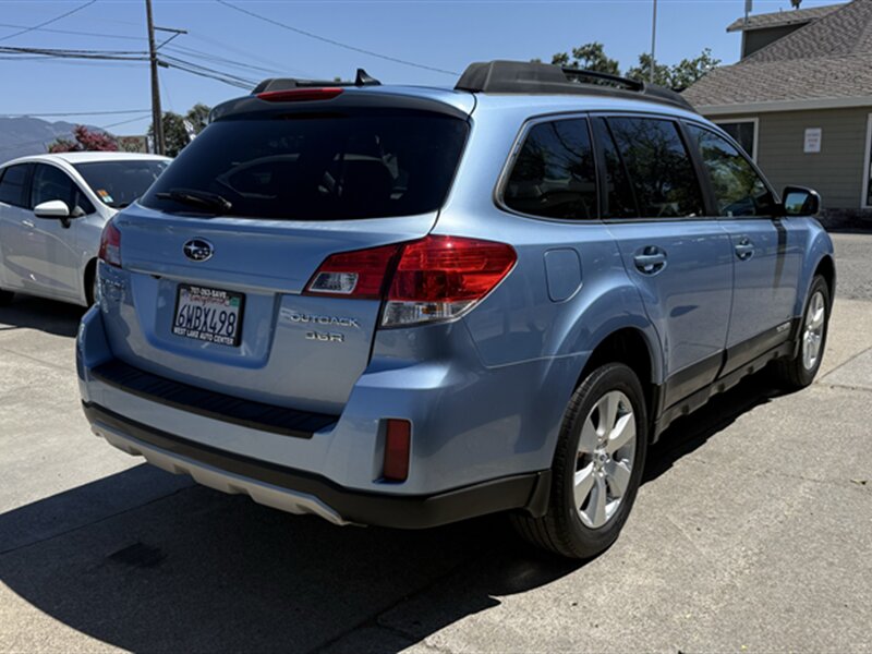 2012 Subaru Outback 3.6R Limited - Photo 3 - Lakeport, CA 95453-5619