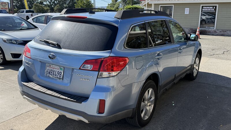 2012 Subaru Outback 3.6R Limited - Photo 3 - Lakeport, CA 95453-5619