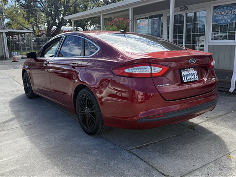 2016 Ford Fusion SE - Photo 5 - Lakeport, CA 95453-5619