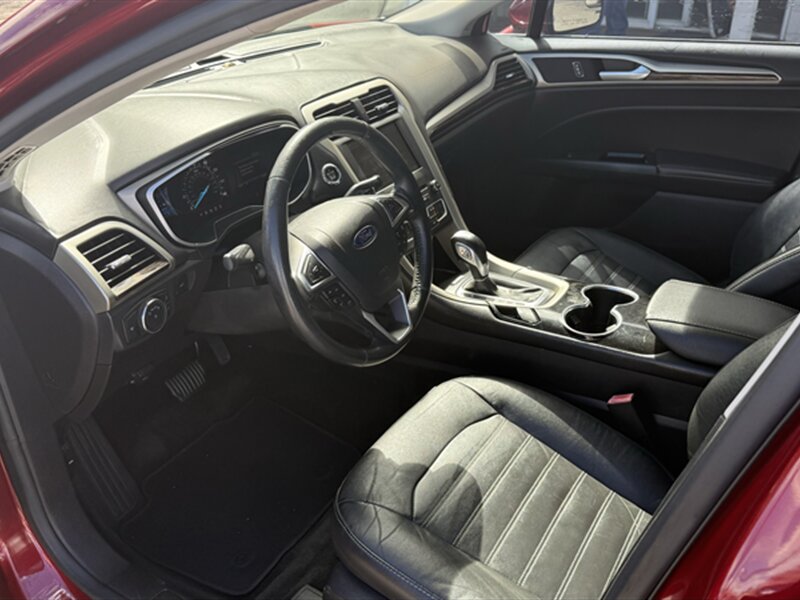 2016 Ford Fusion SE - Photo 7 - Lakeport, CA 95453-5619