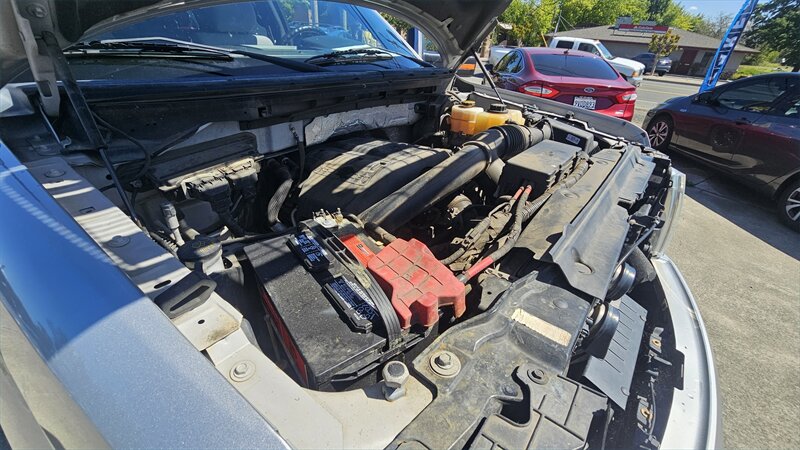 2014 Ford F-150 XLT 4X4 - Photo 17 - Lakeport, CA 95453-5619
