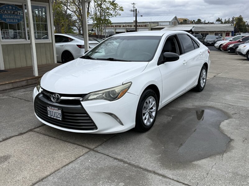 2015 Toyota Camry LE - Photo 2 - Lakeport, CA 95453-5619