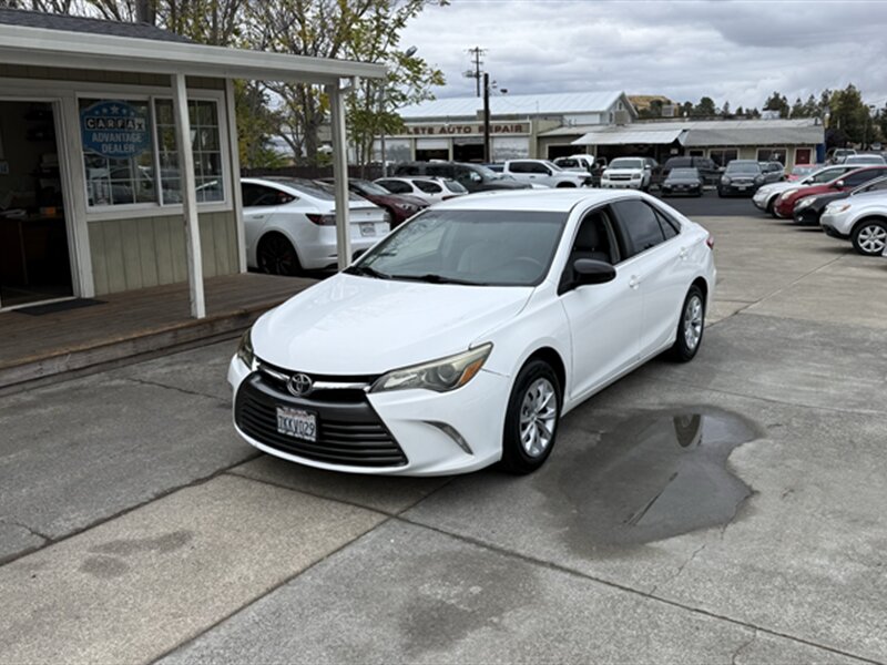 2015 Toyota Camry LE   - Photo 1 - Lakeport, CA 95453-5619