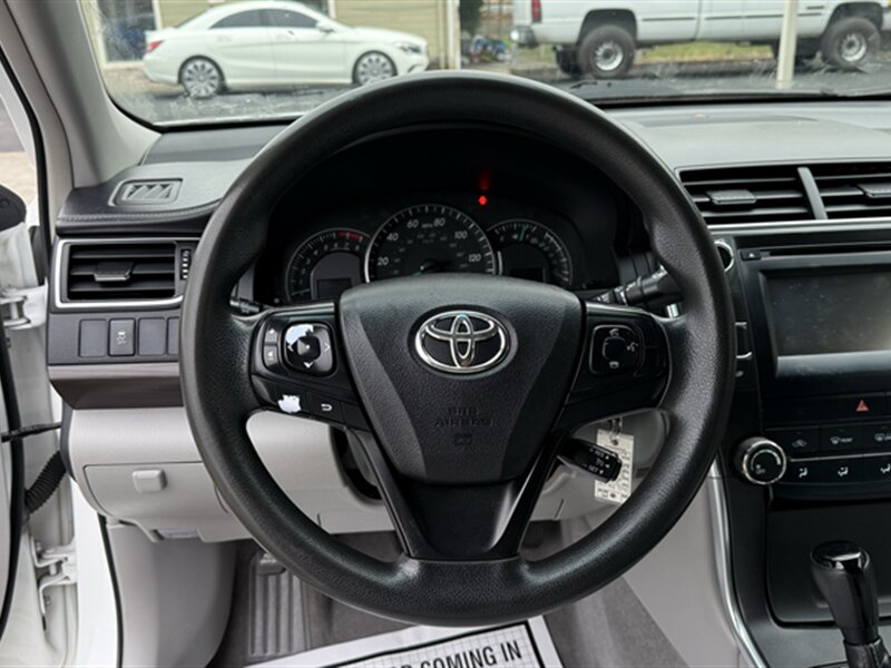 2015 Toyota Camry LE - Photo 9 - Lakeport, CA 95453-5619