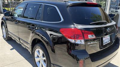 2013 Subaru Outback 2.5i Premium - Photo 4 - Lakeport, CA 95453-5619