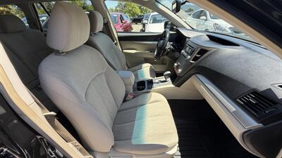 2013 Subaru Outback 2.5i Premium - Photo 6 - Lakeport, CA 95453-5619