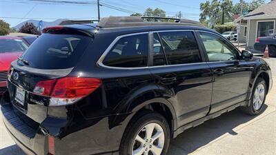 2013 Subaru Outback 2.5i Premium - Photo 3 - Lakeport, CA 95453-5619