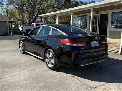 2017 Kia Optima Hybrid EX   - Photo 5 - Lakeport, CA 95453-5619
