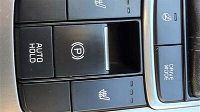 2017 Kia Optima Hybrid EX   - Photo 15 - Lakeport, CA 95453-5619