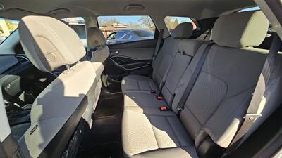2016 Hyundai SANTA FE SE - Photo 8 - Lakeport, CA 95453-5619