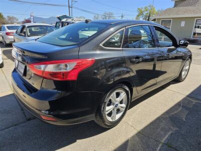 2014 Ford Focus SE   - Photo 2 - Lakeport, CA 95453-5619