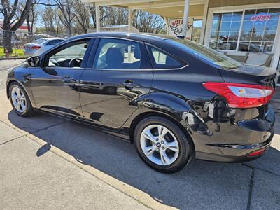 2014 Ford Focus SE   - Photo 3 - Lakeport, CA 95453-5619