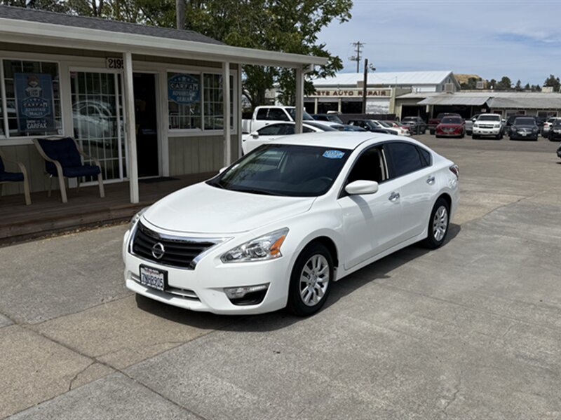 2015 Nissan Altima 2.5 S   - Photo 1 - Lakeport, CA 95453-5619