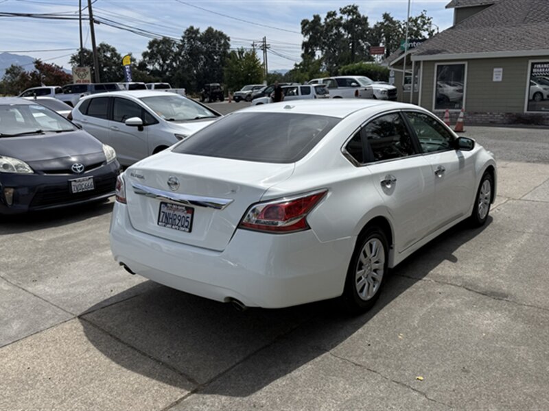 2015 Nissan Altima 2.5 S - Photo 4 - Lakeport, CA 95453-5619