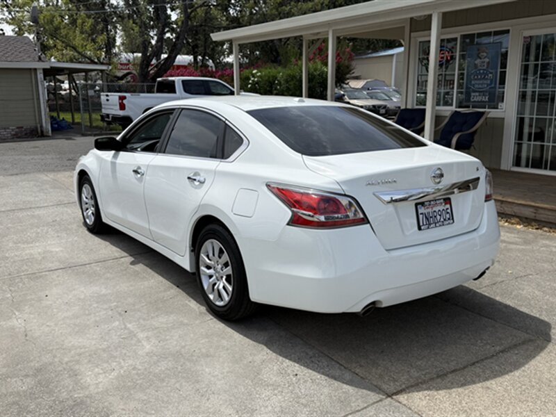 2015 Nissan Altima 2.5 S - Photo 5 - Lakeport, CA 95453-5619