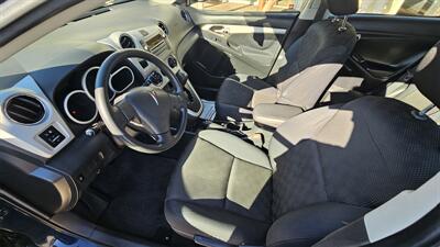 2009 Pontiac Vibe 2.4L   - Photo 8 - Lakeport, CA 95453-5619