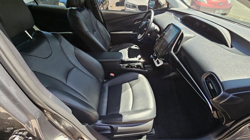 2017 Toyota Prius Prime Premium - Photo 12 - Lakeport, CA 95453-5619