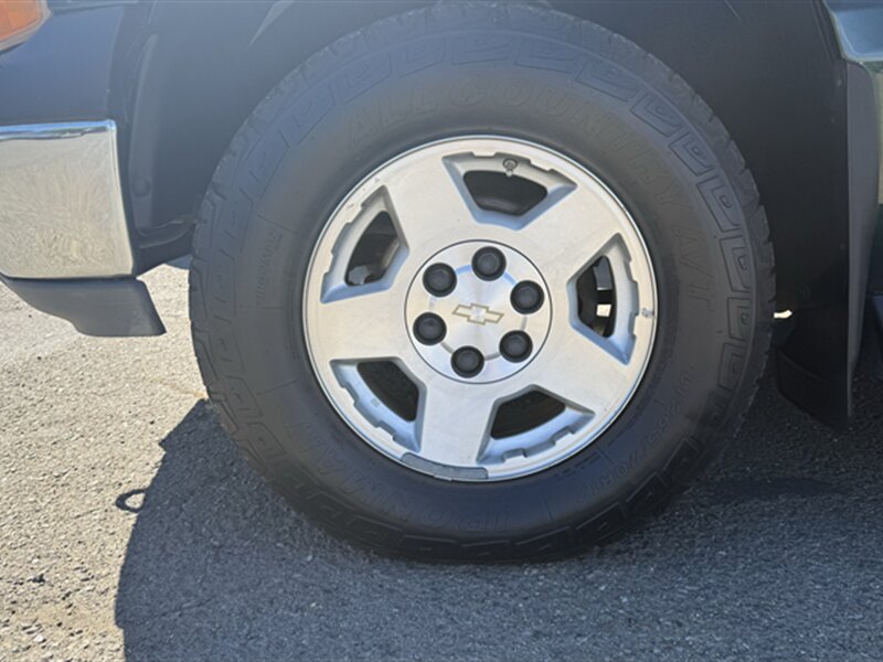2004 Chevrolet Suburban 1500 LS - Photo 26 - Lakeport, CA 95453-5619