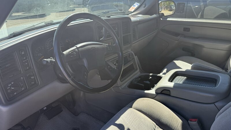 2004 Chevrolet Suburban 1500 LS - Photo 5 - Lakeport, CA 95453-5619