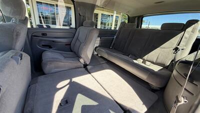2004 Chevrolet Suburban 1500 LS   - Photo 17 - Lakeport, CA 95453-5619