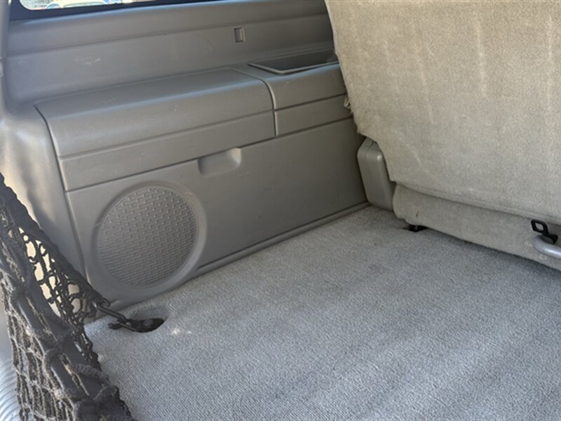 2004 Chevrolet Suburban 1500 LS - Photo 25 - Lakeport, CA 95453-5619