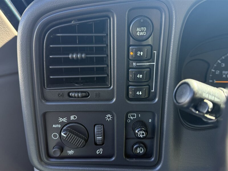 2004 Chevrolet Suburban 1500 LS - Photo 17 - Lakeport, CA 95453-5619