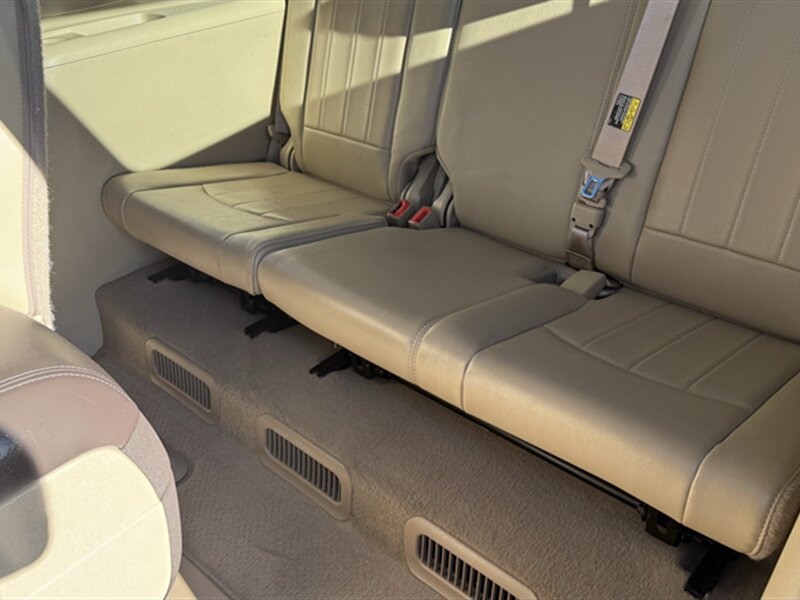 2010 Buick Enclave CXL - Photo 19 - Lakeport, CA 95453-5619