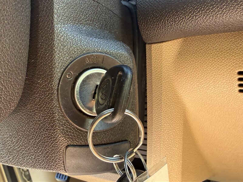 2010 Buick Enclave CXL - Photo 13 - Lakeport, CA 95453-5619