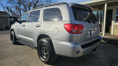 2016 Toyota Sequoia SR5   - Photo 4 - Lakeport, CA 95453-5619