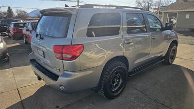 2016 Toyota Sequoia SR5   - Photo 3 - Lakeport, CA 95453-5619