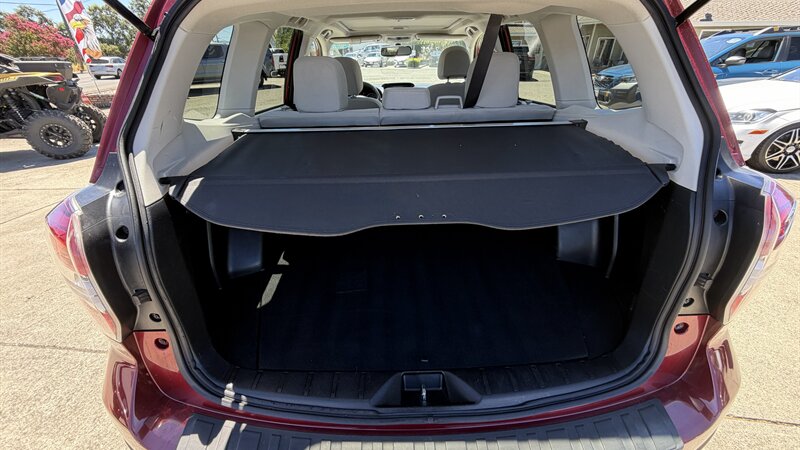 2016 Subaru Forester 2.5i Premium - Photo 7 - Lakeport, CA 95453-5619
