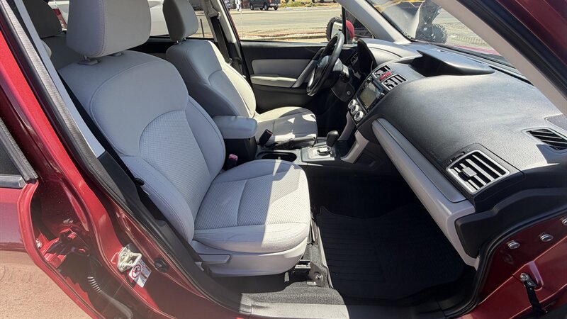 2016 Subaru Forester 2.5i Premium - Photo 5 - Lakeport, CA 95453-5619
