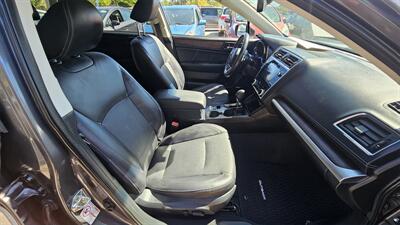 2018 Subaru Outback 2.5i Limited   - Photo 5 - Lakeport, CA 95453-5619