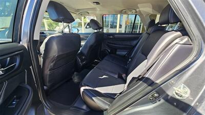 2018 Subaru Outback 2.5i Limited   - Photo 8 - Lakeport, CA 95453-5619