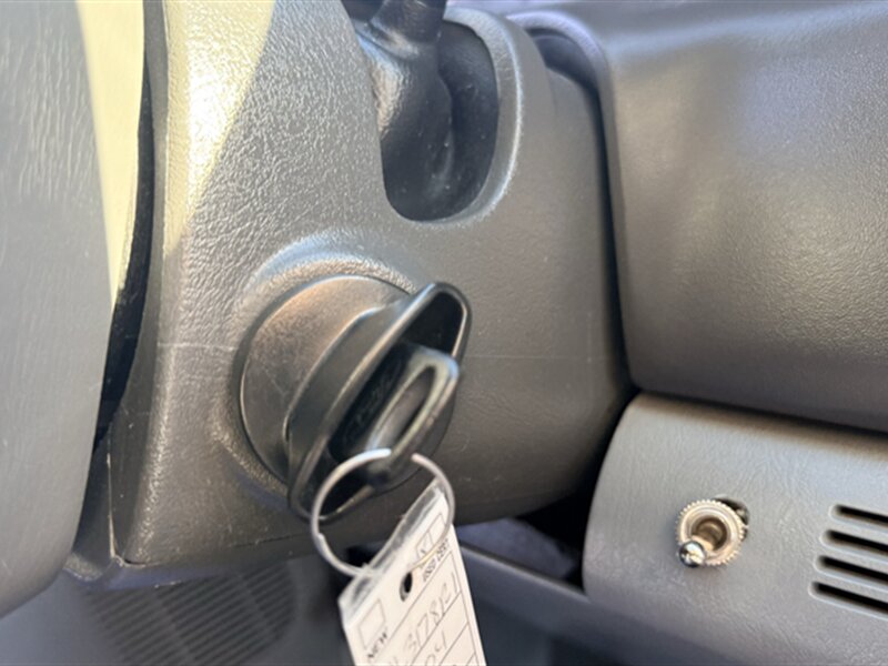 2004 Ford F-250 Super Duty Lariat - Photo 18 - Lakeport, CA 95453-5619