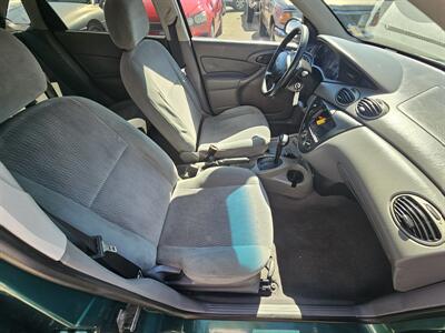 2000 Ford Focus LX   - Photo 5 - Lakeport, CA 95453-5619