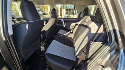 2018 Toyota 4Runner SR5   - Photo 10 - Lakeport, CA 95453-5619