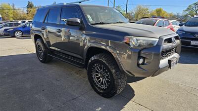 2018 Toyota 4Runner SR5   - Photo 4 - Lakeport, CA 95453-5619