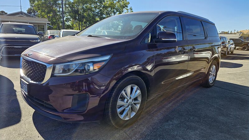 2015 Kia Sedona LX  