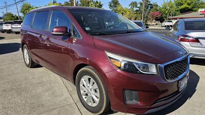 2015 Kia Sedona LX   - Photo 2 - Lakeport, CA 95453-5619