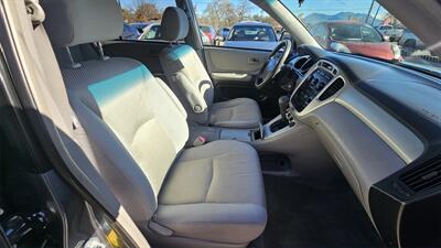 2005 Toyota Highlander Limited - Photo 5 - Lakeport, CA 95453-5619