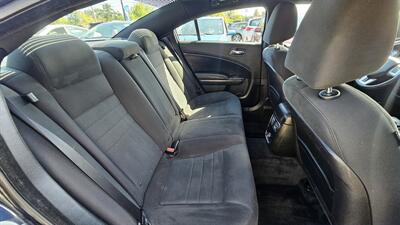 2012 Dodge Charger SE   - Photo 6 - Lakeport, CA 95453-5619